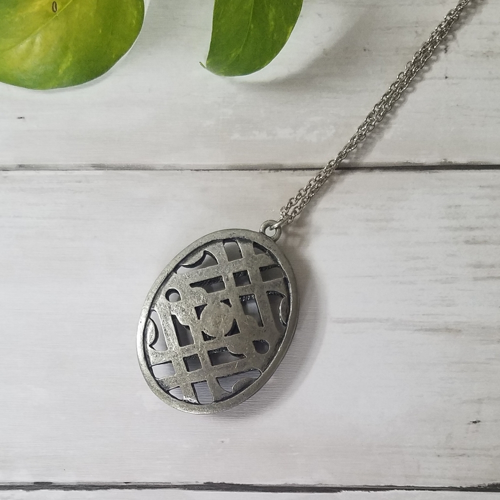 Silver Celtic Inspired Necklace - Picture 2 of 2